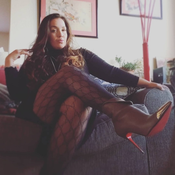 LAST LIVE SHOW!! LUXURY TIME HAPPENING NOW ALERT! ⚠️ 📢 🚨 DUH - Picture 4 of 4